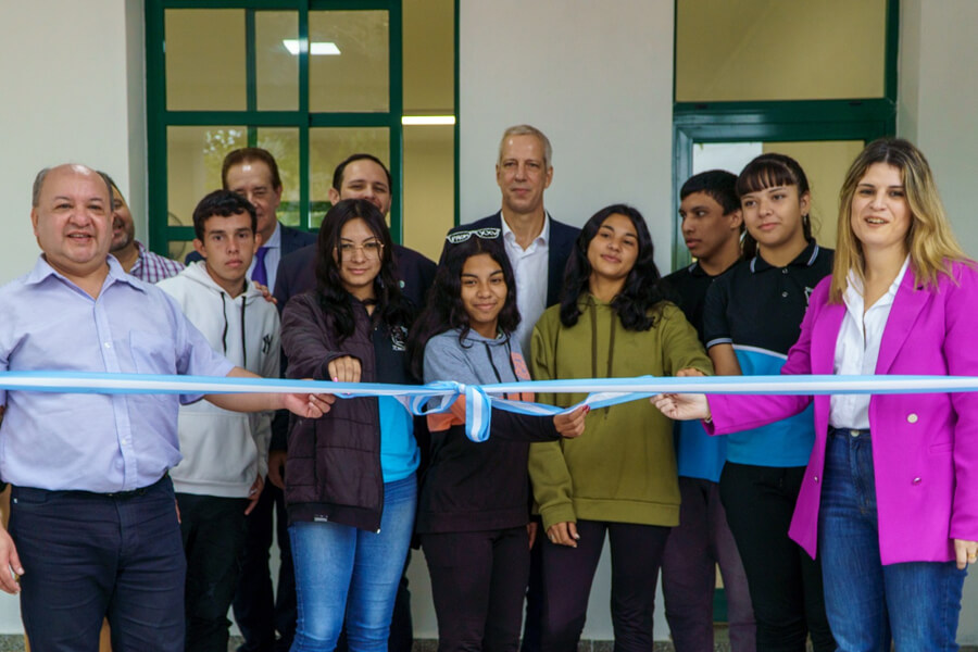 Inauguracion de aulas en escuelas de Villa Ocampo