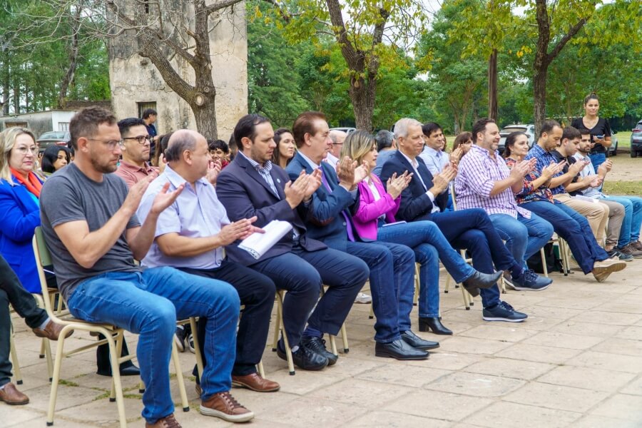 Inauguracion de aulas en escuelas de Villa Ocampo