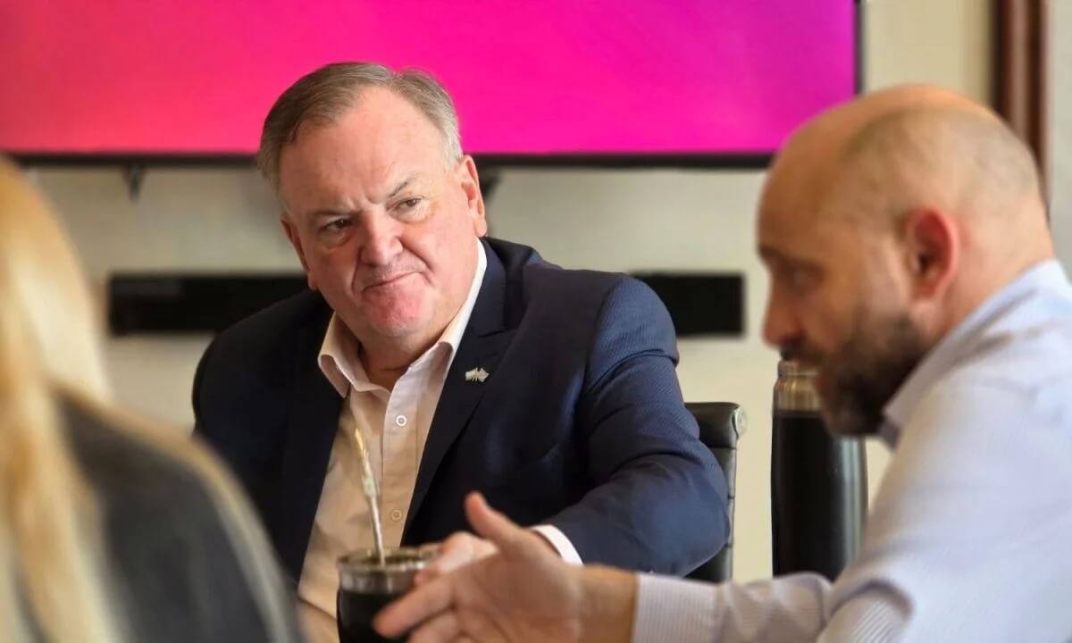 Michlig y Puccini encabezaron reunión de trabajo donde analizaron diversas necesidades energéticas del departamento San Cristóbal