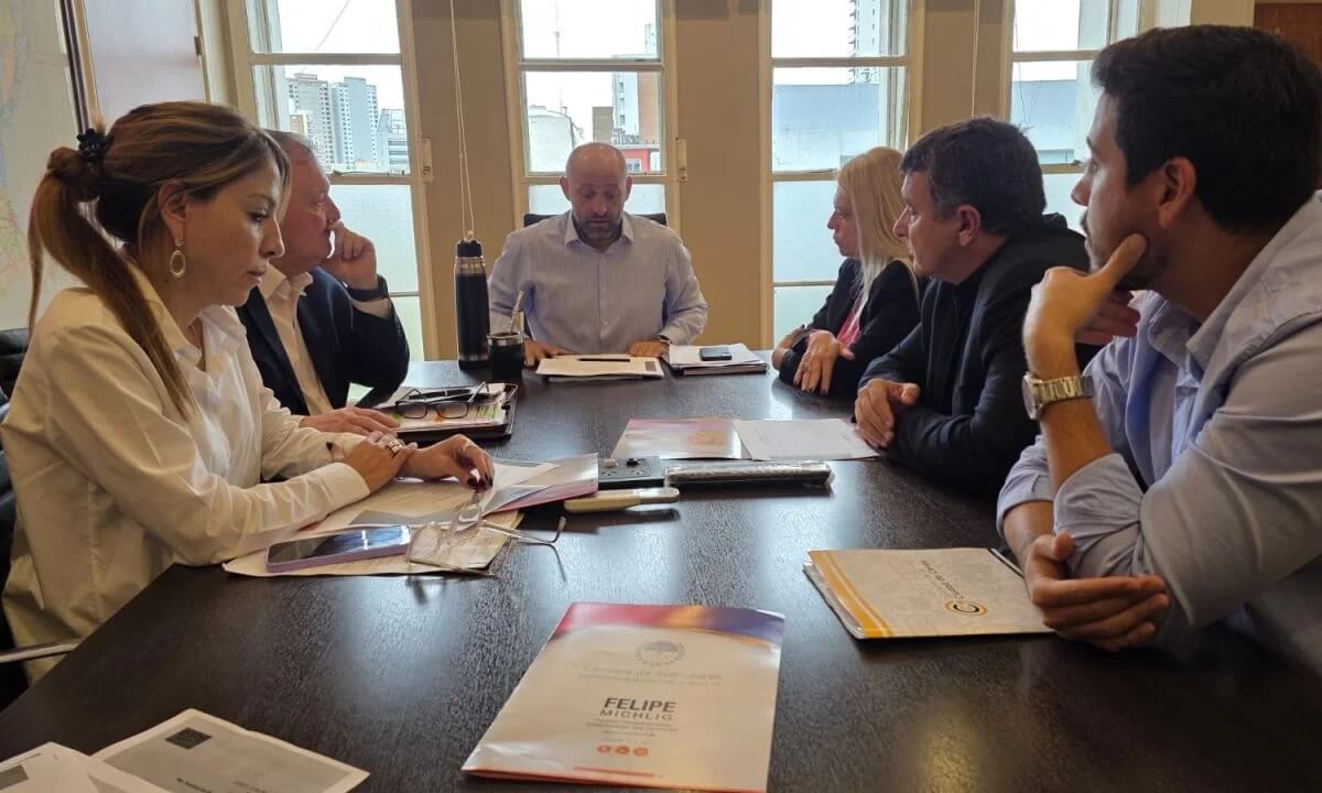 Michlig y Puccini encabezaron reunión de trabajo donde analizaron con funcionares locales diversas necesidades energéticas del departamento San Cristóbal