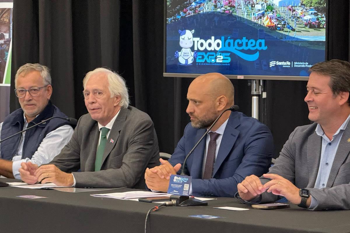 El ministro Puccini junto a directivos lácteos presentaron la edición 2025 de Todo Láctea