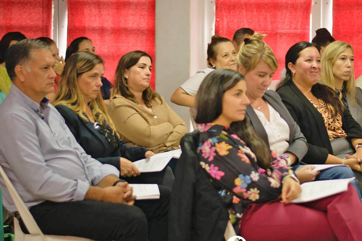 Profesionales y autoridades locales participaron de la presentación del protocolo de intervención en salud mental en el Hospital Rawson de San Javier