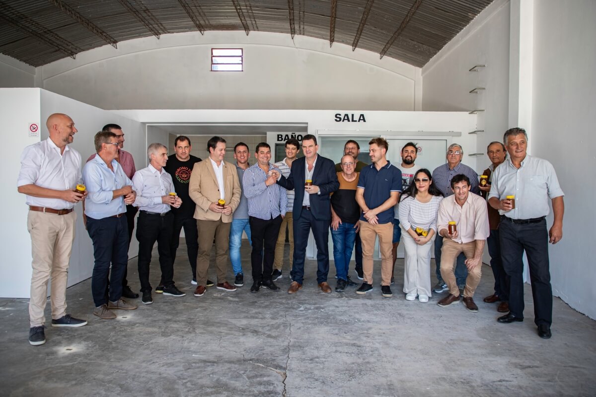 La inauguración de la nueva Sala de Fraccionado de Miel constituye un avance estratégico que permitirá el envasado local con valor agregado, mejorando sustancialmente las condiciones de comercialización para los productores