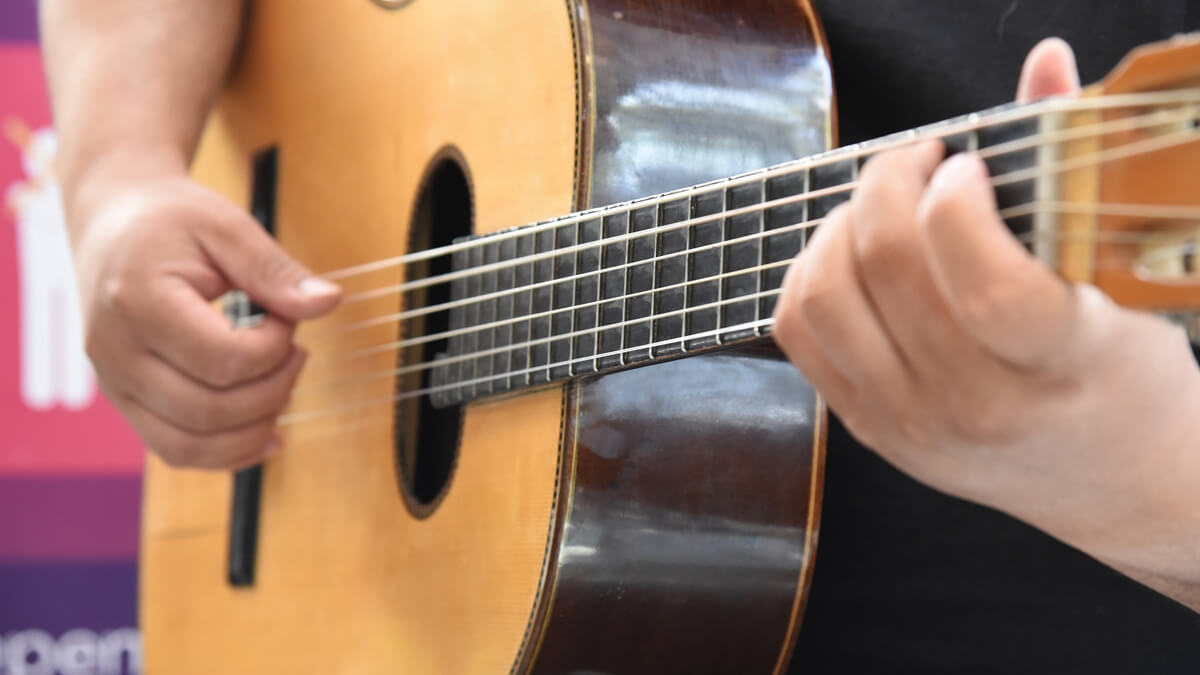 En El Arazá comienzan los talleres de guitarra y teclado para todas las edades