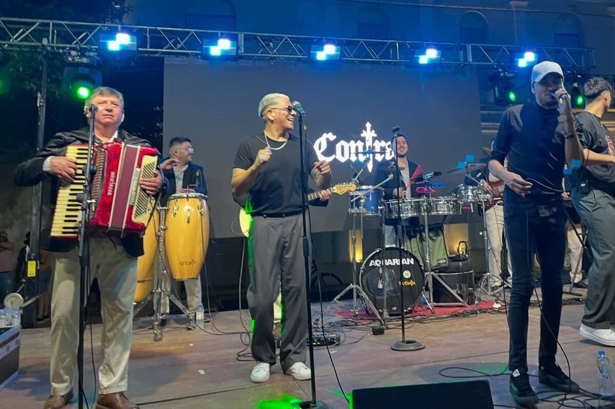Show de La Contra en el Paseo Peatonal de Romang