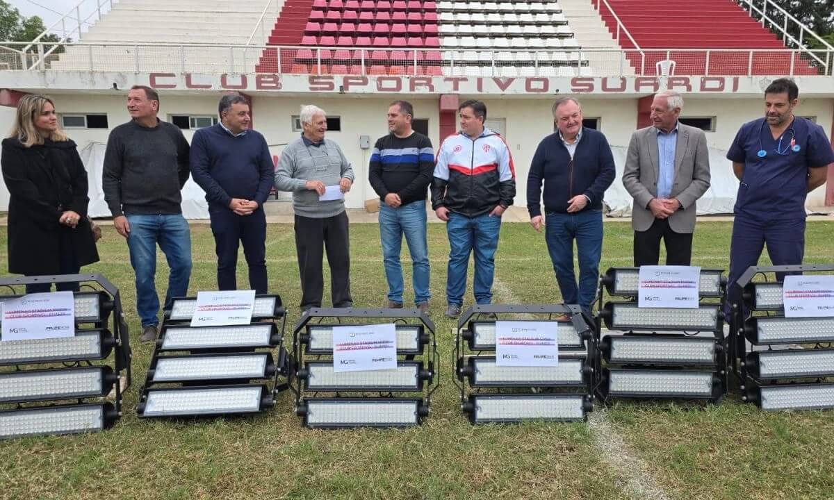 El senador Michlig realizó la entrega de luminarias led para el estadio de fútbol del Club Sportivo Suardi