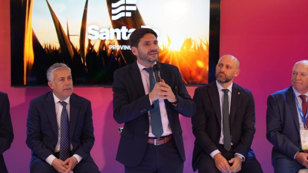 El gobernador santafesino participó este miércoles del acto de apertura oficial del espacio institucional de la provincia de Santa Fe en la exposición internacional de minería