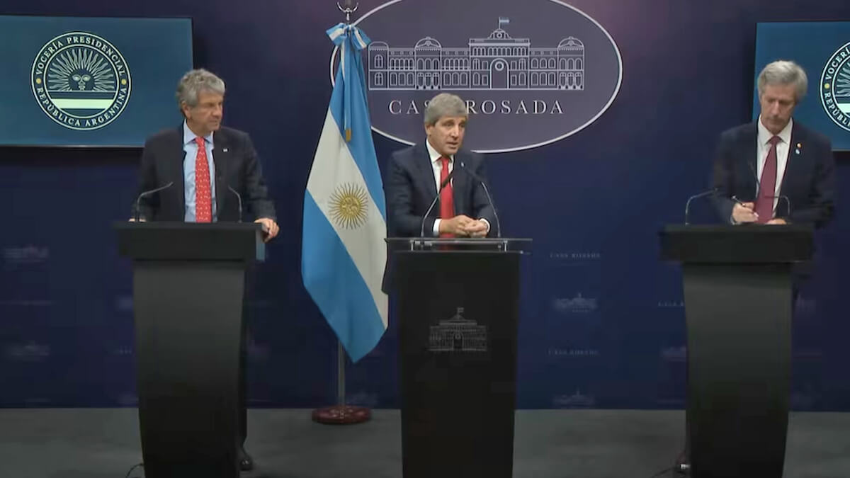 Ministro de Economía Luis Caputo durante la presentación de las reformas fiscales de ARCA y BCRA.
