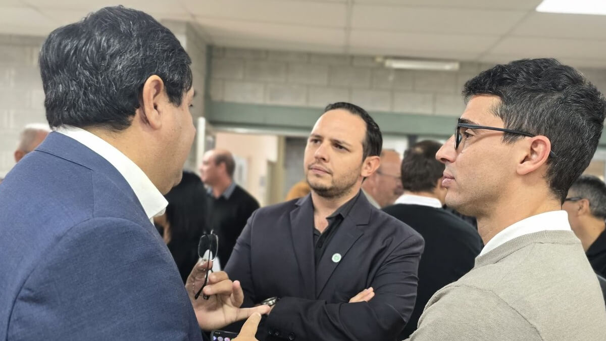 El intendente Cristian Marega durante su participación en el encuentro de cierre del programa Planificar Santa Fe en la UTN Reconquista