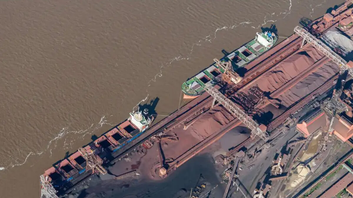Puerto sobre la Hidrovía Paraná Paraguay