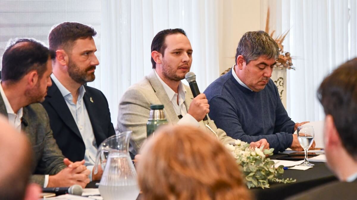 El intendente Marega dando su mensaje en el acto de apertura del Foro Nacional de los Humedales en Villa Ocampo