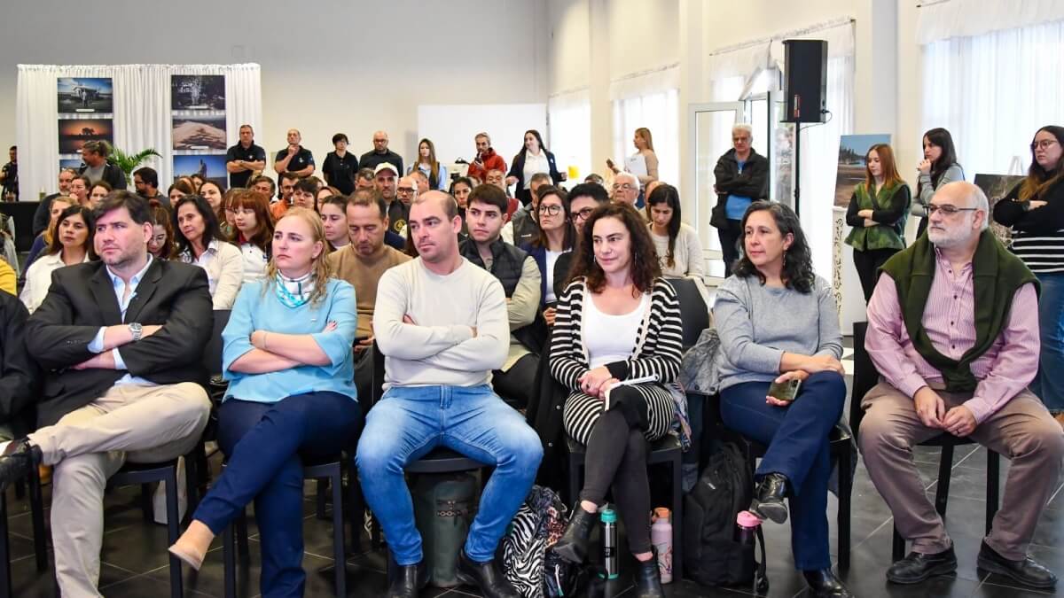 Público asistente al acto de inauguración del Foro Nacional de los Humedales en Villa Ocampo
