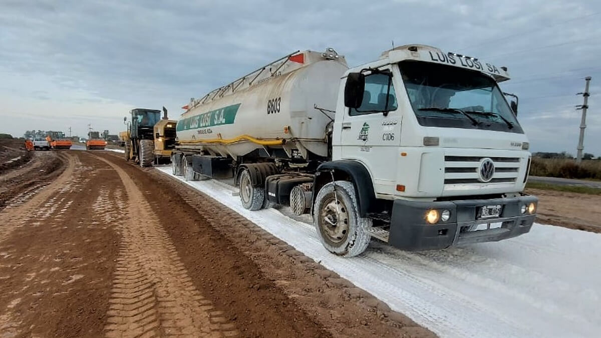 Equipos de Vialidad Nacional realizan tareas en rutas nacionales en la provincia de Santa Fe