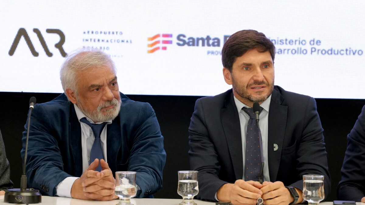 Pullaro participó en la capacitación sobre el régimen diseñado para facilitar exportaciones desde el Aeropuerto de Rosario.