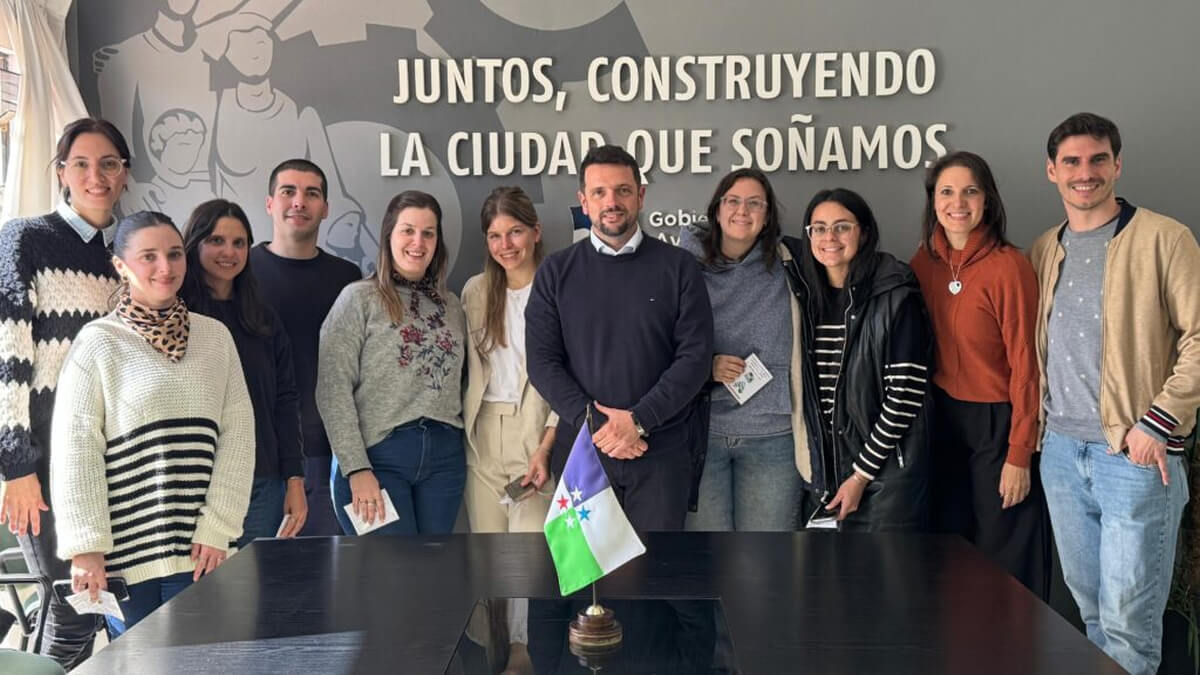 El intendente Gonzalo Braidot junto a los becarios partirán al Friuli para realizar un intercambio formativo en Italia.