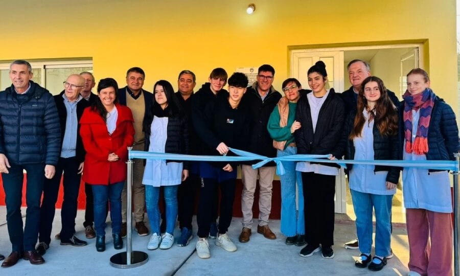 Inauguración de una de las cinco aulas habilitadas en escuelas del departamento San Cristóbal