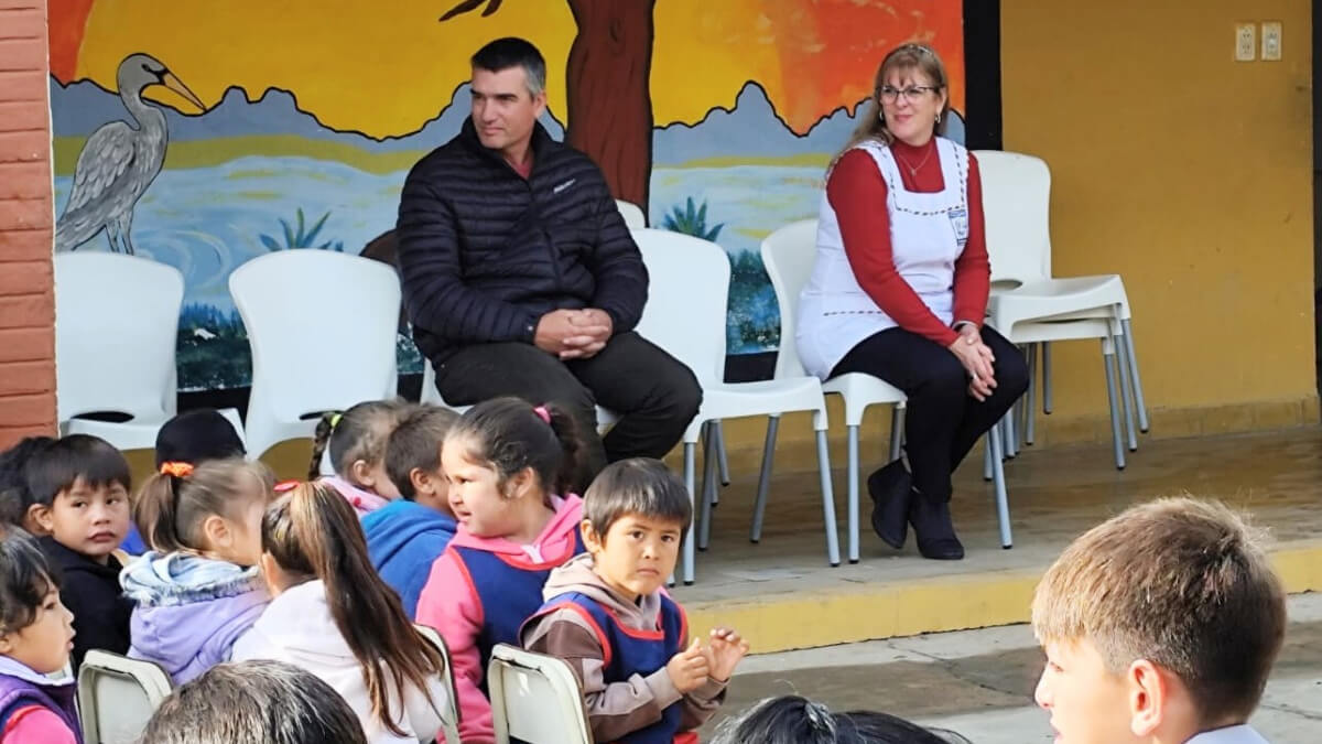 El presidente comunal José Zorzón participó del acto por el centenario de la escuela