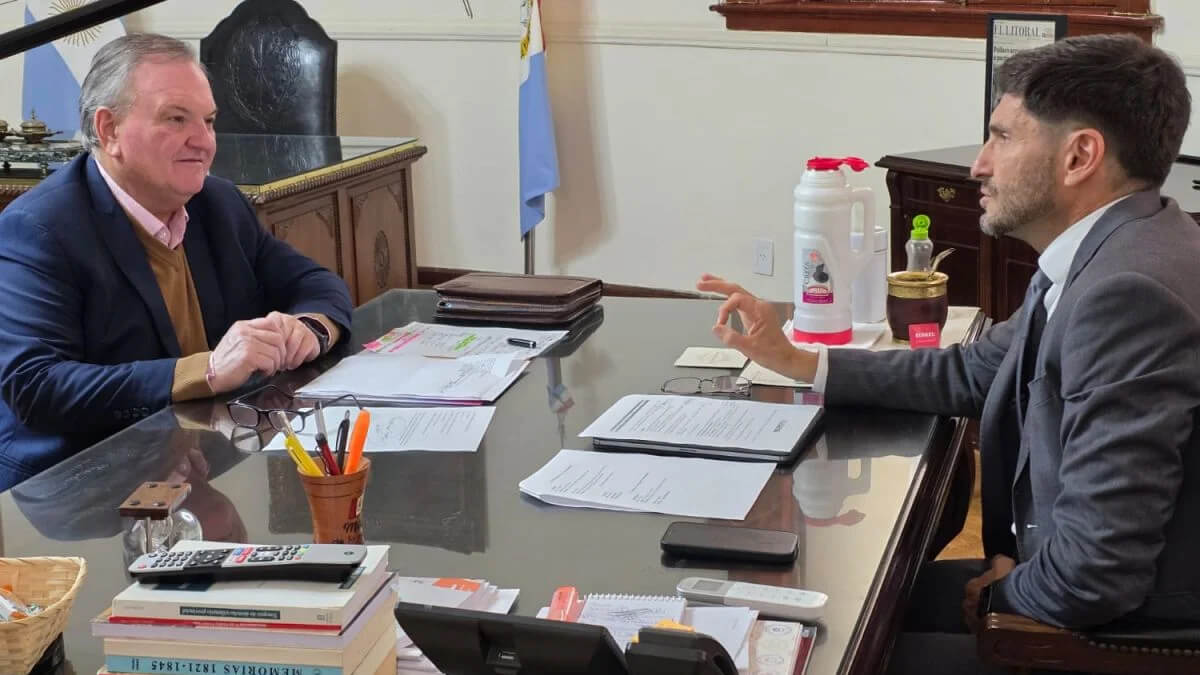 Senador Felipe Michlig y Gobernador Maximiliano Pullaro en reunión de trabajo