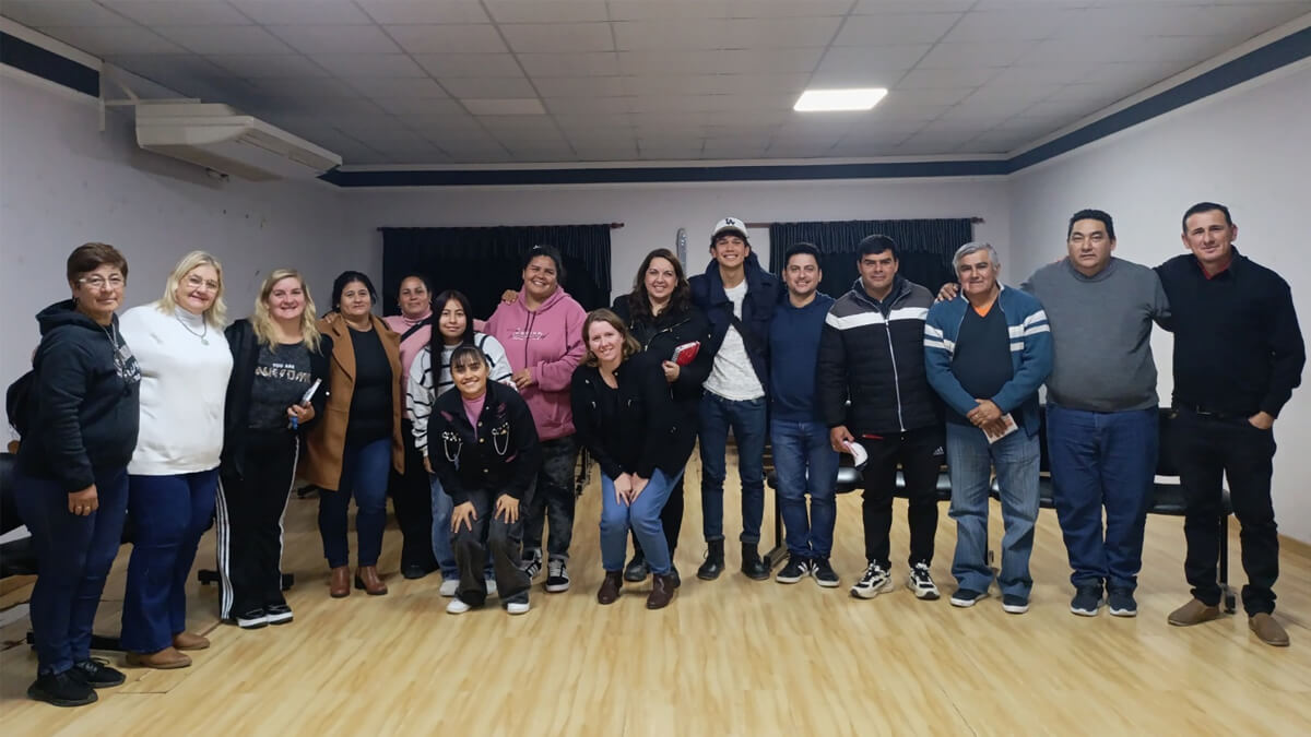 Representantes de distintas comunidades de fe reunidos en Villa Ocampo