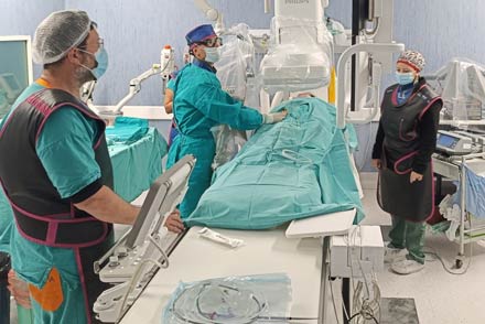 Médicos del Hospital Centenario realizan una intervención cardíaca con tecnología IVAC 2L