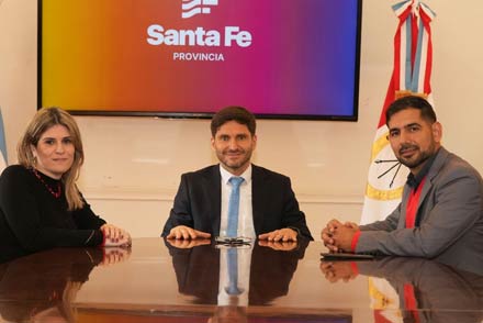 El Gobernador Pullaro junto a la diputada Mancicni y el concejal Iván Sánchez