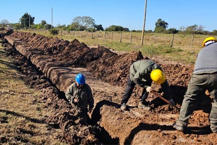 Trabajos en la obra de la red cloacal