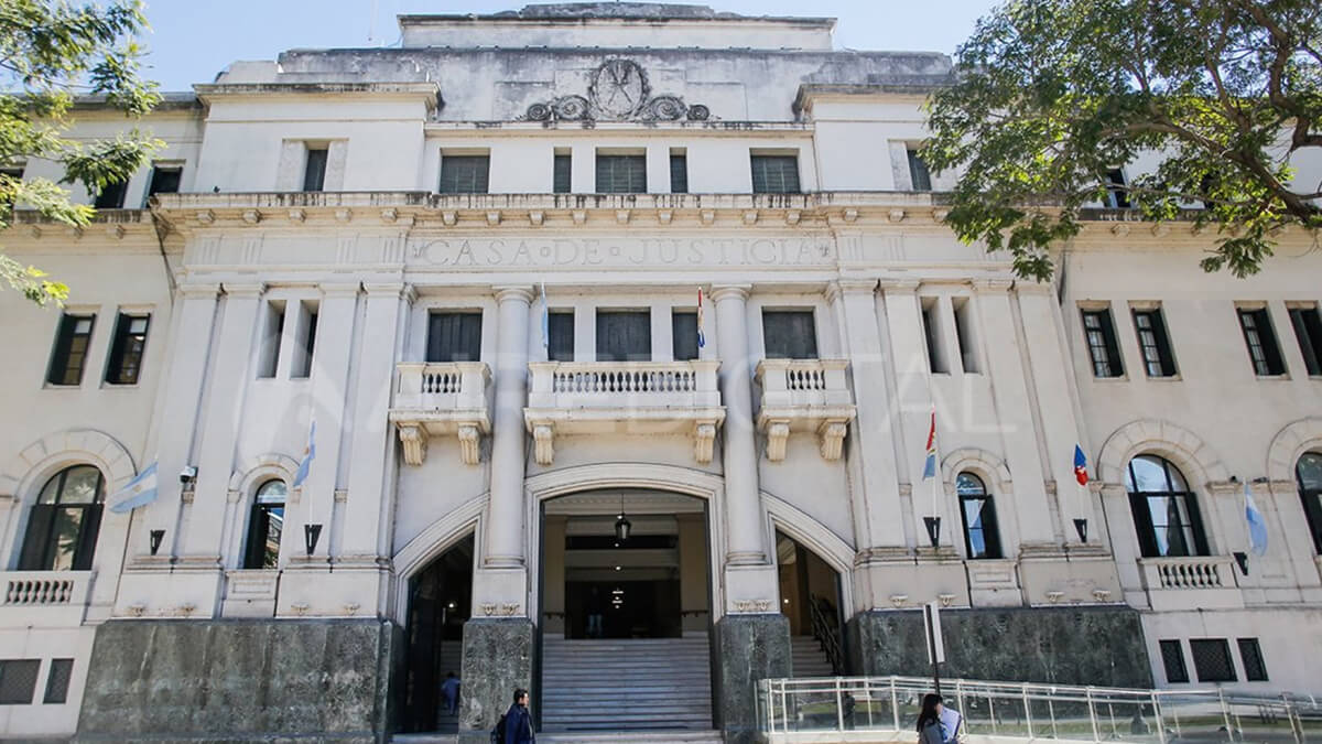 Fachada de los tribunales de la ciudad de Santa Fe, Argentina
