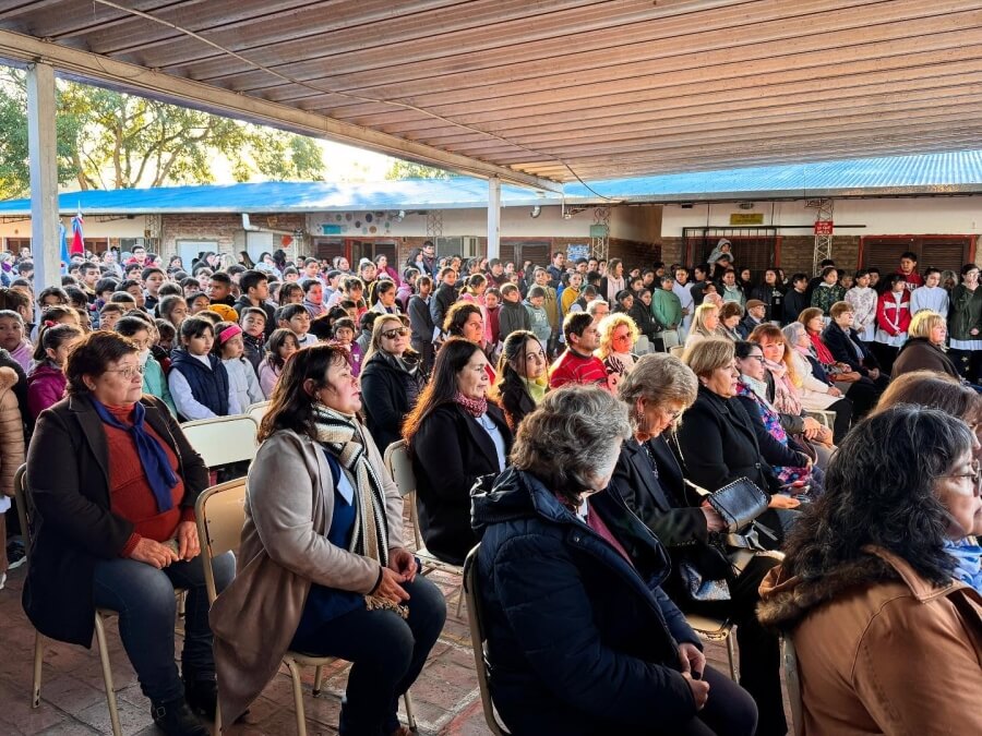 Acto por el cincuentenario de la Escuela Nº 1205 Comandante Luis Piedrabuena del Barrio Itatí de Avellaneda