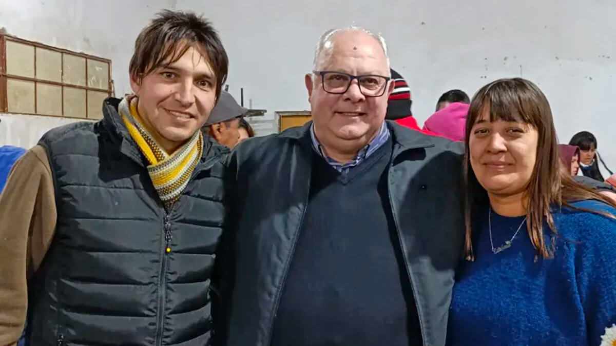El intendente reelecto Sergio Ramseyer junto a los concejales electos Milton Siri y Estefanía Velázquez.