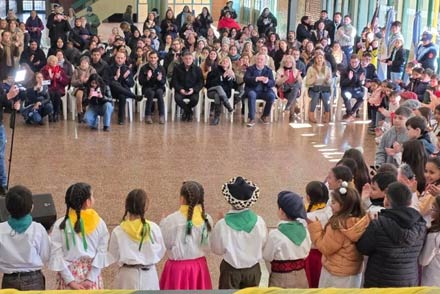 Acto centra por el 133 anivesario de Ceresl, que tuvo lugar en la Escuela N° 413 Domingo Faustino Sarmiento