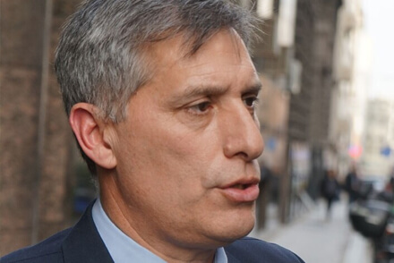 El ministro de Economía de Santa Fe, Pablo Olivares, anuncia financiamiento internacional para obras hídricas y eficiencia energética
