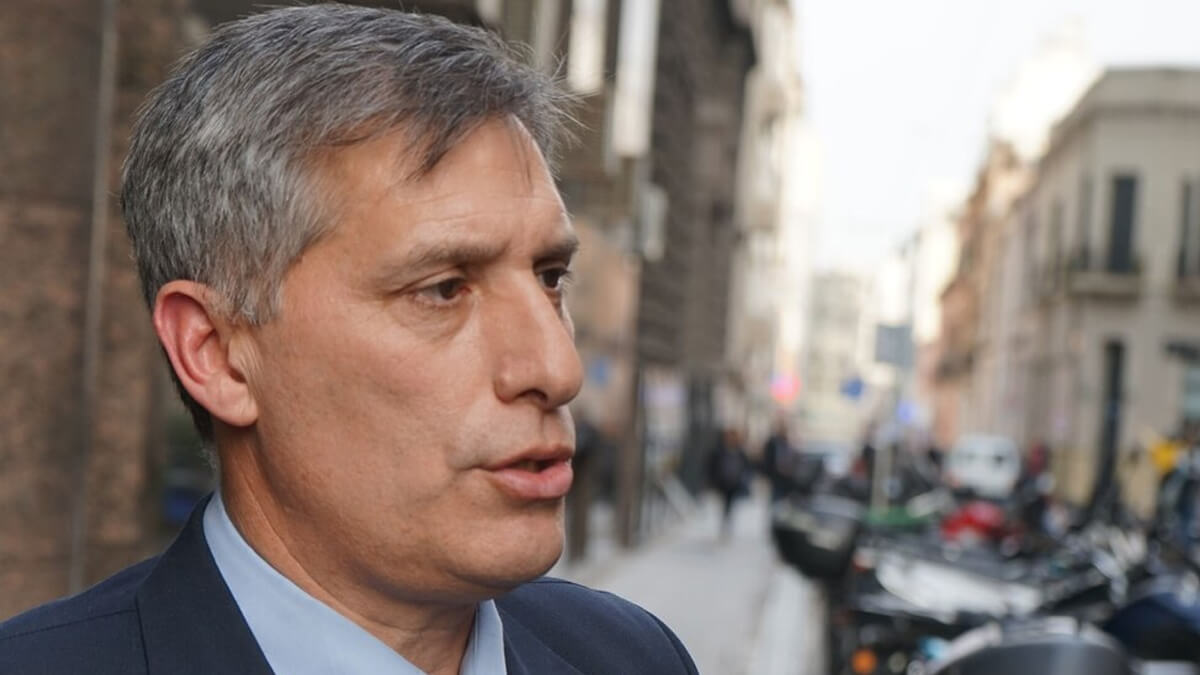 El ministro de Economía de Santa Fe, Pablo Olivares, anuncia financiamiento internacional para obras hídricas y eficiencia energética