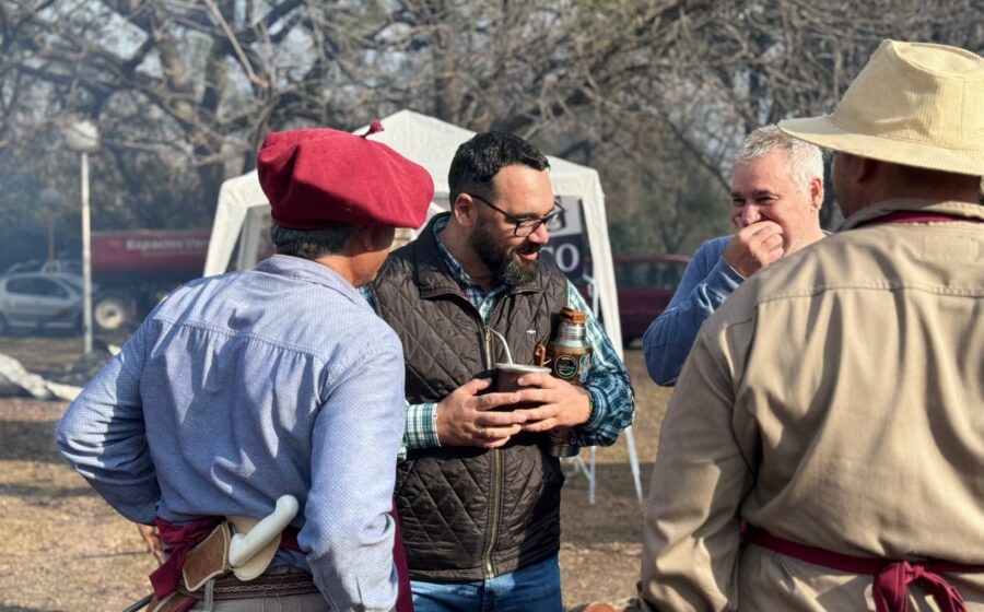 El diputado Chiqui Rojas participó de dos celebraciones populares en el norte santafesino, reafirmando el valor del trabajo colectivo, la cultura y el arraigo.