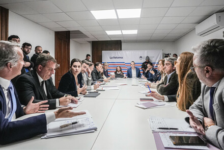 Trabajo de una de las ocho comisiones de la Convención Reformadora de la Constitución de Santa Fe