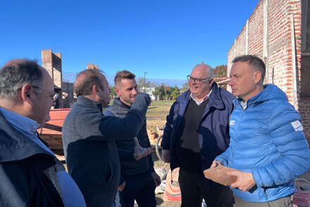 Autoridades recorriendo las obras en marcha en Romang