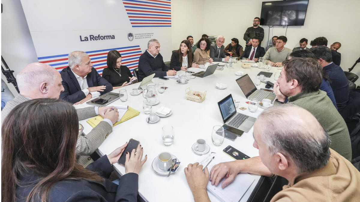 Reunión de la Comisión de Funcionamiento del Estado y Participación Ciudadana en la Convención Reformadora de Santa Fe