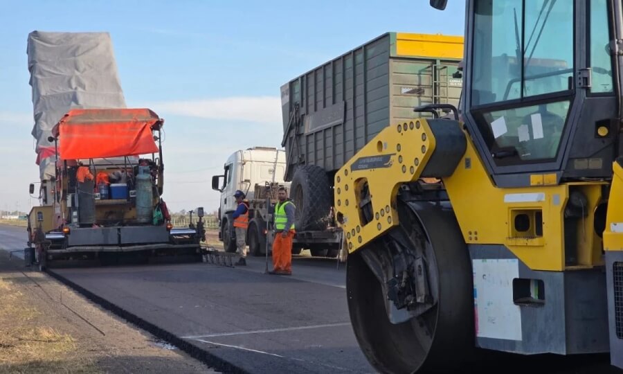 Trabajos de repavimentación de la RP 23