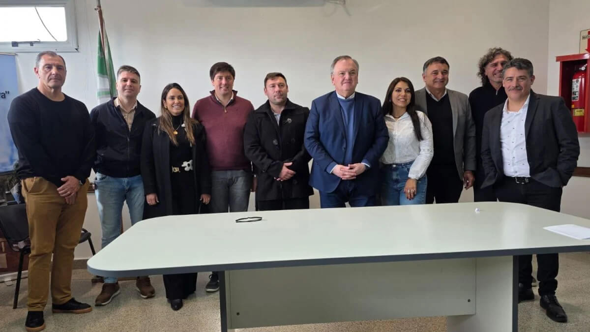 Momento del acto de apertura de sobres para la obra de la Sala del Tomógrafo en el Hospital de San Cristóbal