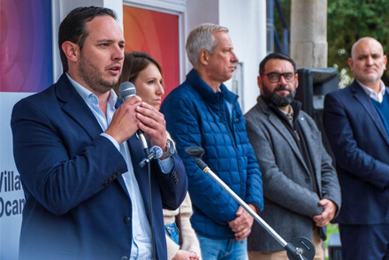El intendente Cristian Marega dejando su mensaje en el acto de inauguración del Centro de Denuncias