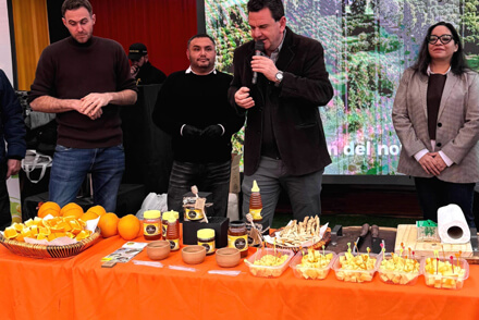 El intendente Roberto Spontón muestra la producción de Malabrigo en la Exposición Rural de Palermo