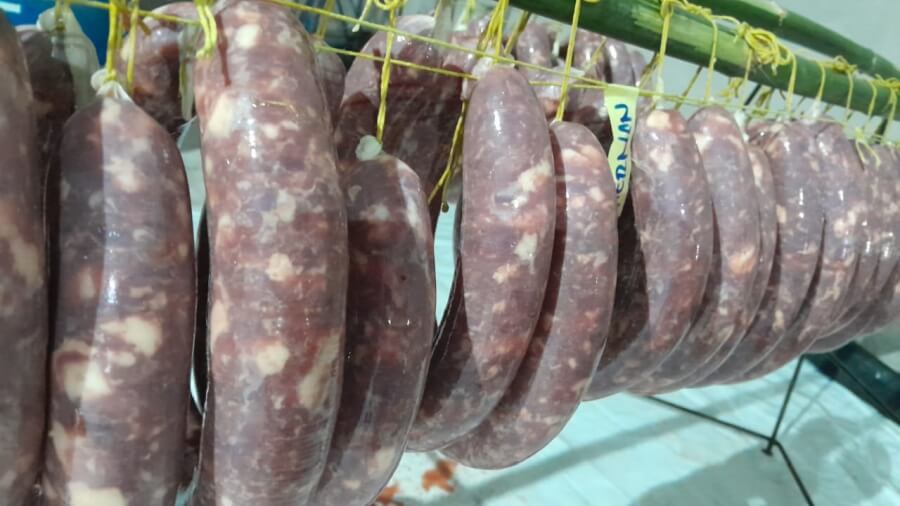 Chorizos artesanales elaborados por los alumnos de la EFA 8210 de Arroyo Ceibal 