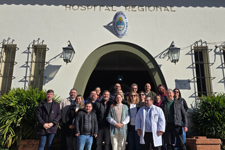 Delegación oficial visita el Hospital Regional de Vera durante supervisión de obras en el laboratorio