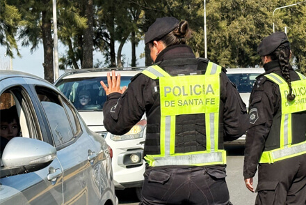 Control en ruta de la Policía de Seguridad Vial de Santa Fe durante operativo de fiscalización
