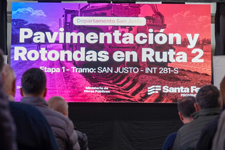 Pantalla con detalle técnico de la obra de pavimentación de la Ruta Provincial 2 entre San Justo y Saladero Cabal