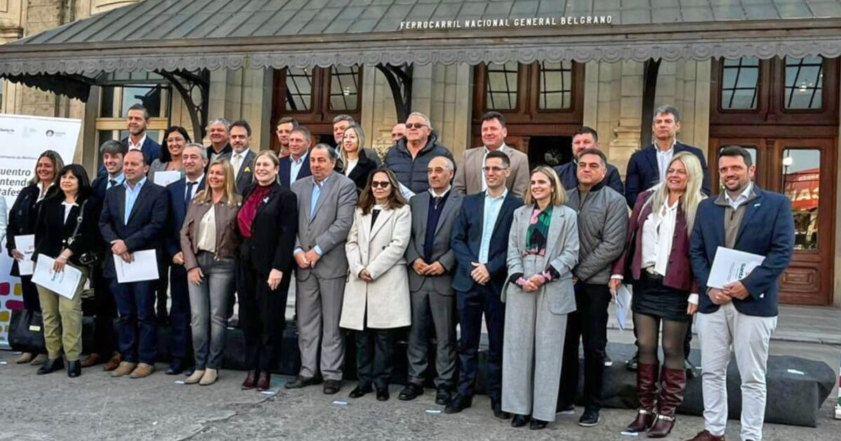Intendentes santafesinos participando del Encuentro de Mercociudades en la Estación Belgrano