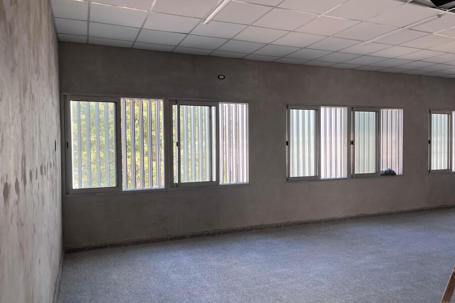 Aula en construcción en la Escuela Concordia N° 1258, con trabajos finales del Programa 1000 Aulas en Romang.