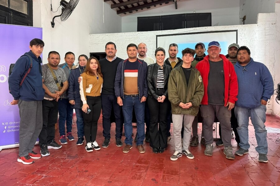 Participantes de la reunión informativa de CreArte Litoral 2025 en Villa Ana, General Obligado.