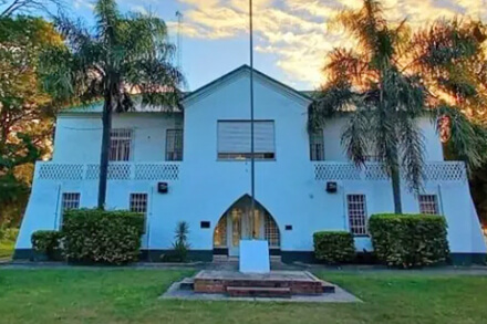 Edificio histórico del predio de la Estación Agropecuaria de Colonia Mascías, hoy sede de la Escuela Agrotécnica N.º 377.