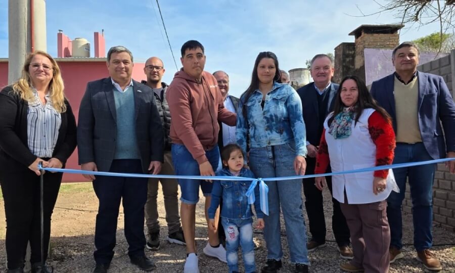 Inauguración de viviendas en Arrufó