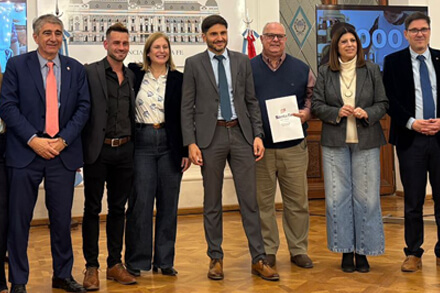 Intendente Sergio Ramseyer participando en la firma del convenio para la construcción de nuevas aulas en Romang.